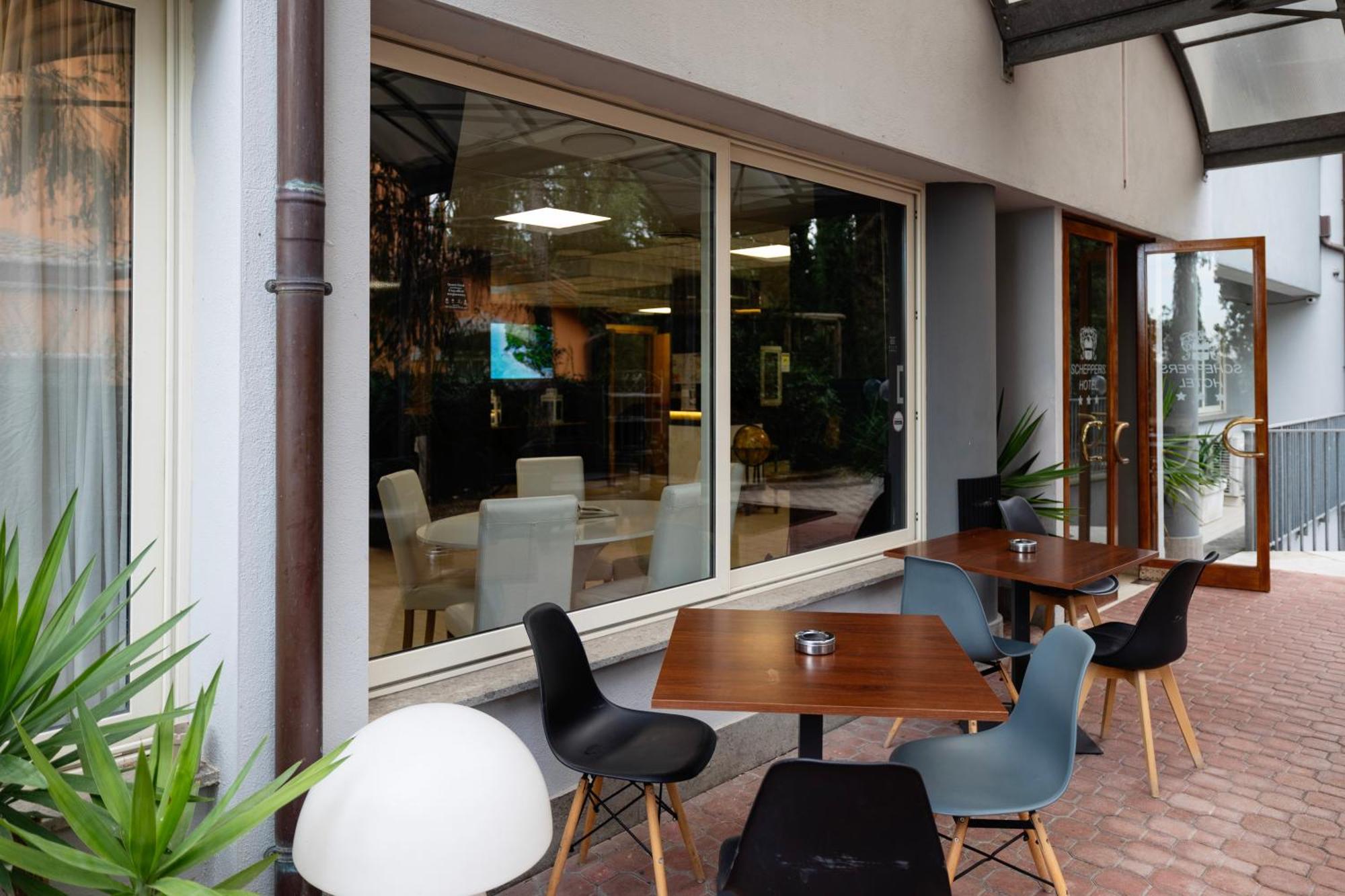 Scheppers Hotel Рим Екстериор снимка