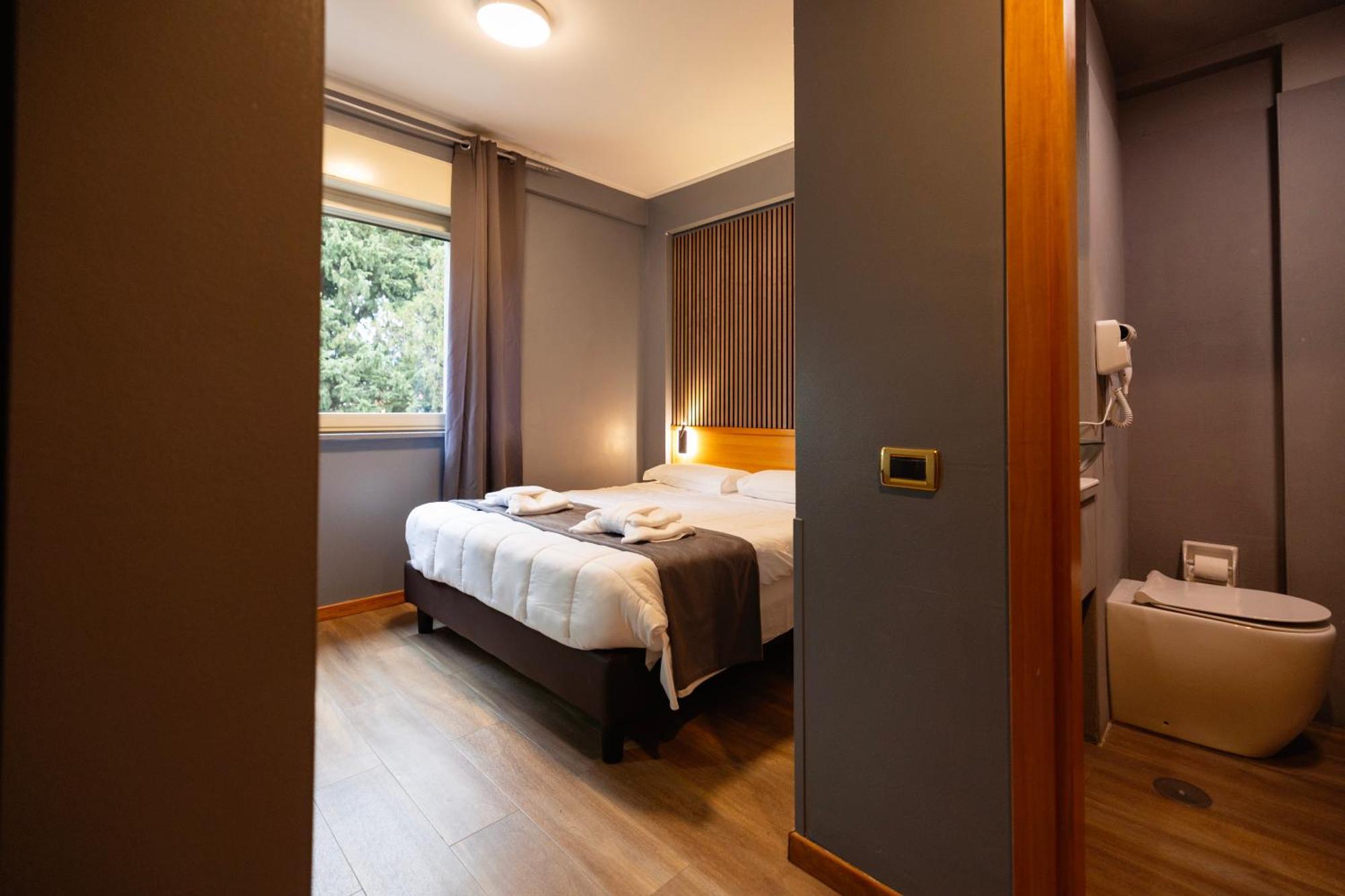 Scheppers Hotel Рим Екстериор снимка