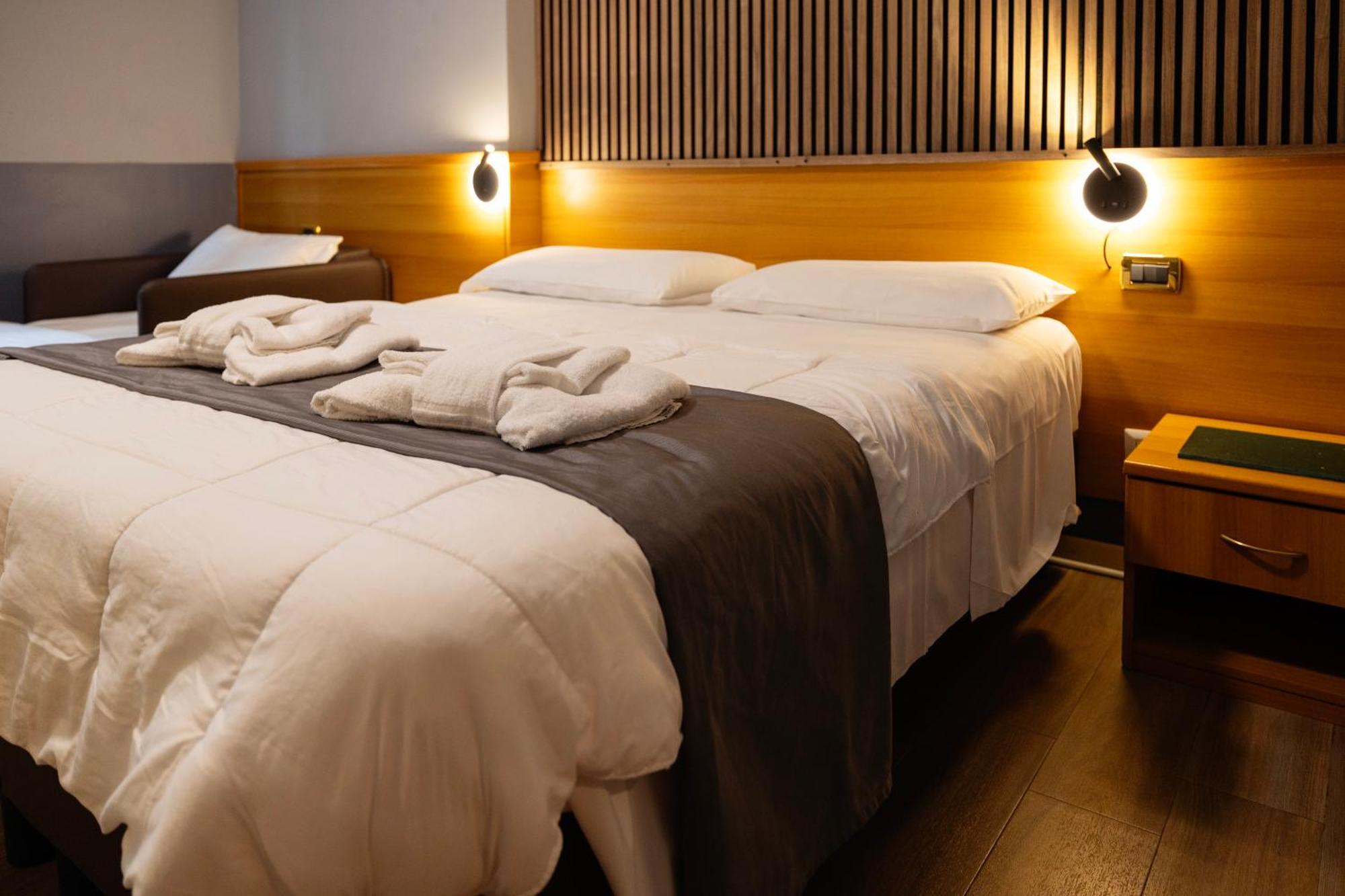 Scheppers Hotel Рим Екстериор снимка
